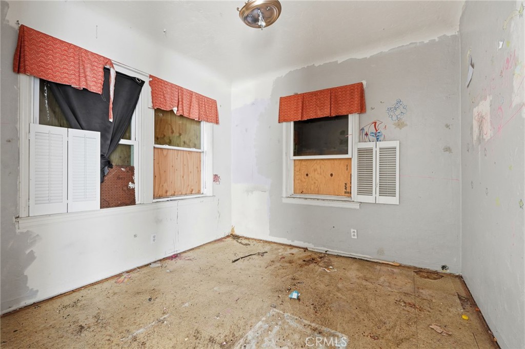 1946 E Clinton, Fresno, CA 93703