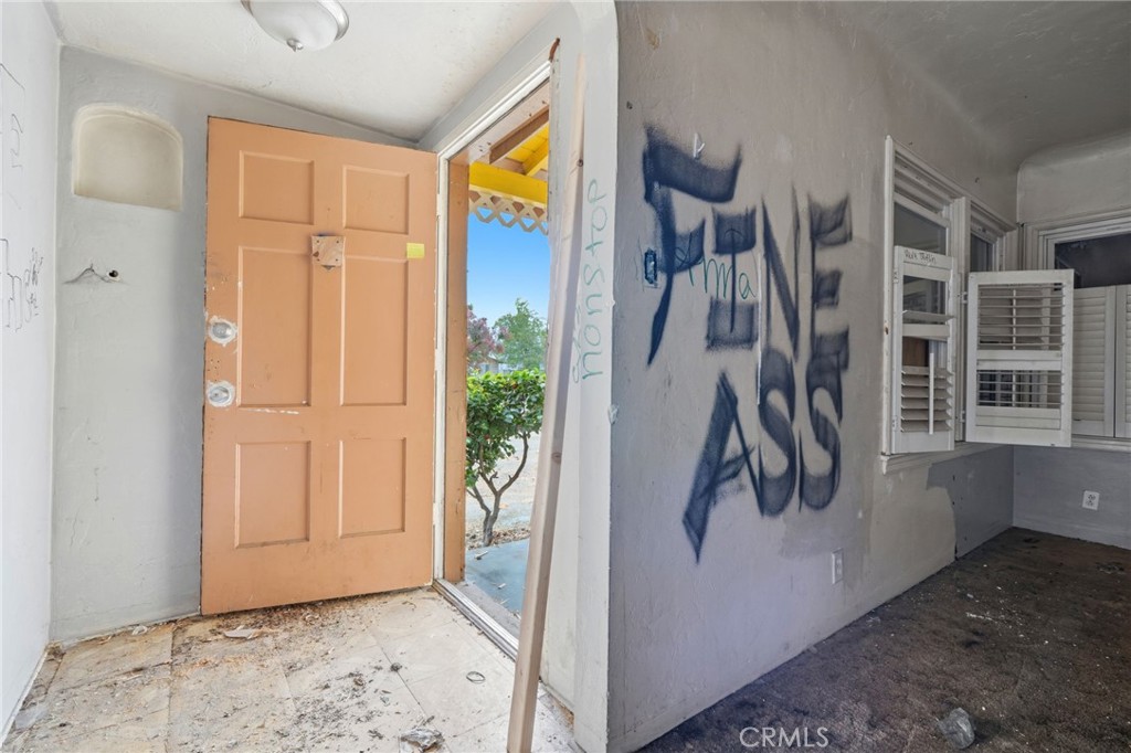 1946 E Clinton, Fresno, CA 93703