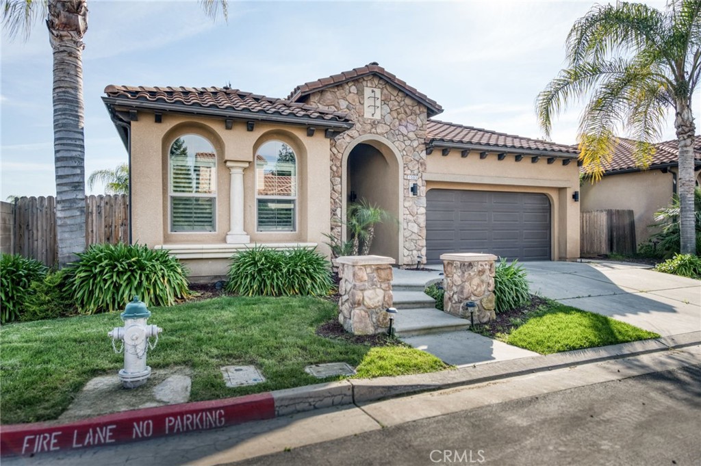 1563 E Via Mirasol, Fresno, CA 93730
