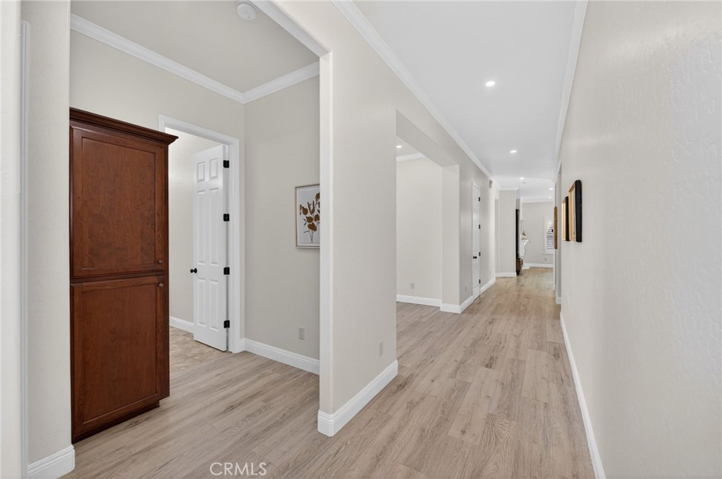 1563 E Via Mirasol, Fresno, CA 93730