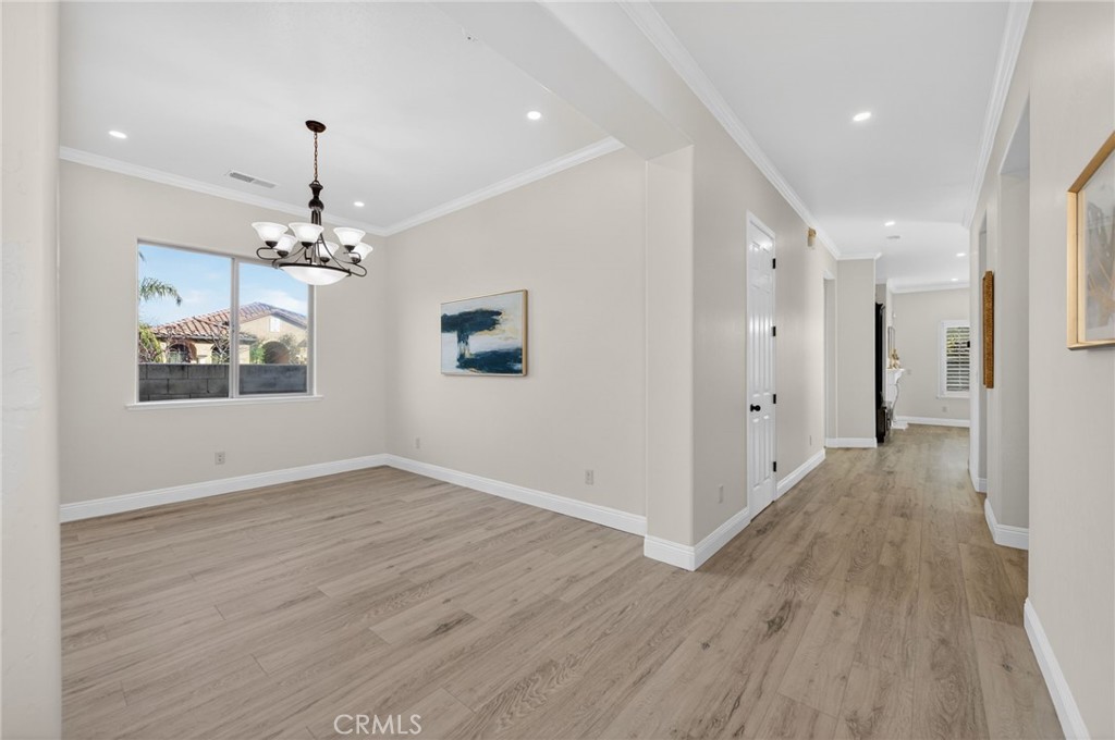 1563 E Via Mirasol, Fresno, CA 93730