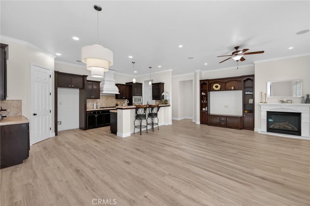 1563 E Via Mirasol, Fresno, CA 93730