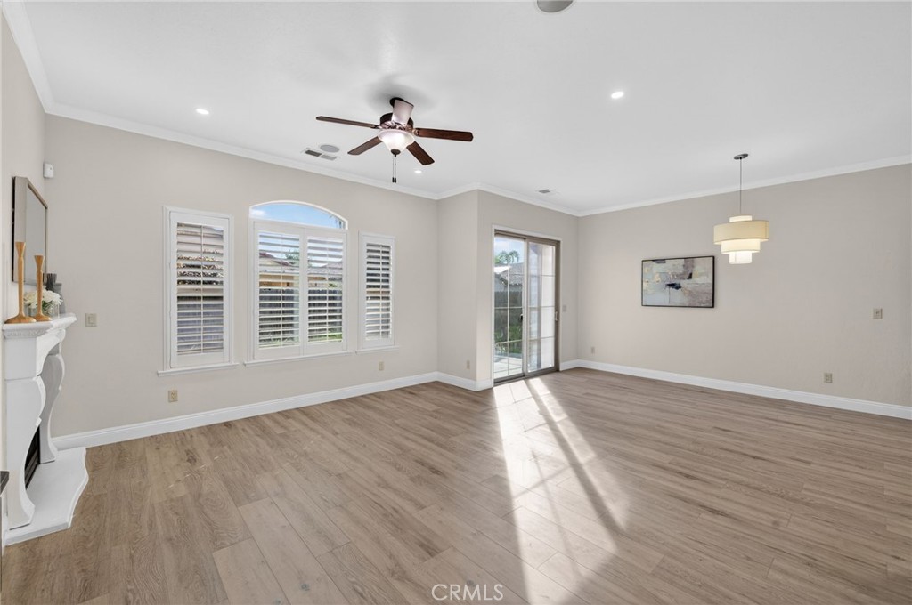 1563 E Via Mirasol, Fresno, CA 93730