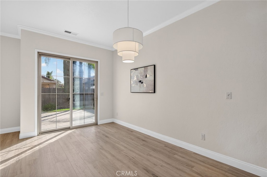 1563 E Via Mirasol, Fresno, CA 93730