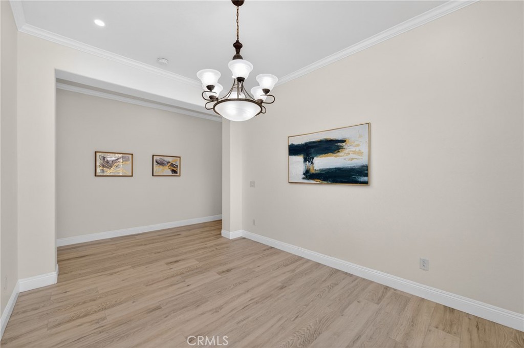 1563 E Via Mirasol, Fresno, CA 93730