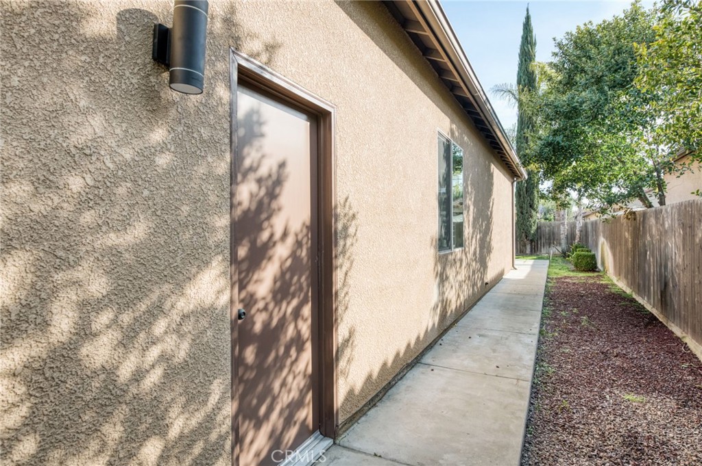 1563 E Via Mirasol, Fresno, CA 93730