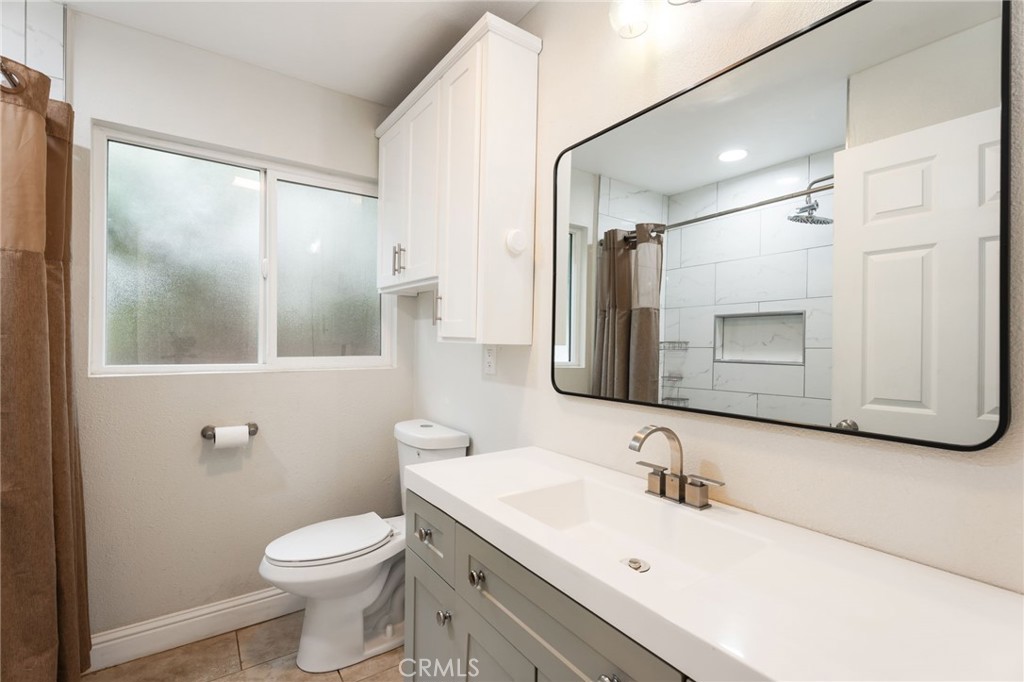 818 W Peralta, Fresno, CA 93705