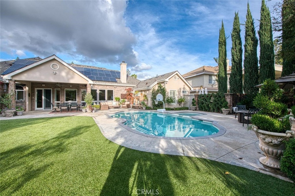 1181 E Newhall, Fresno, CA 93720