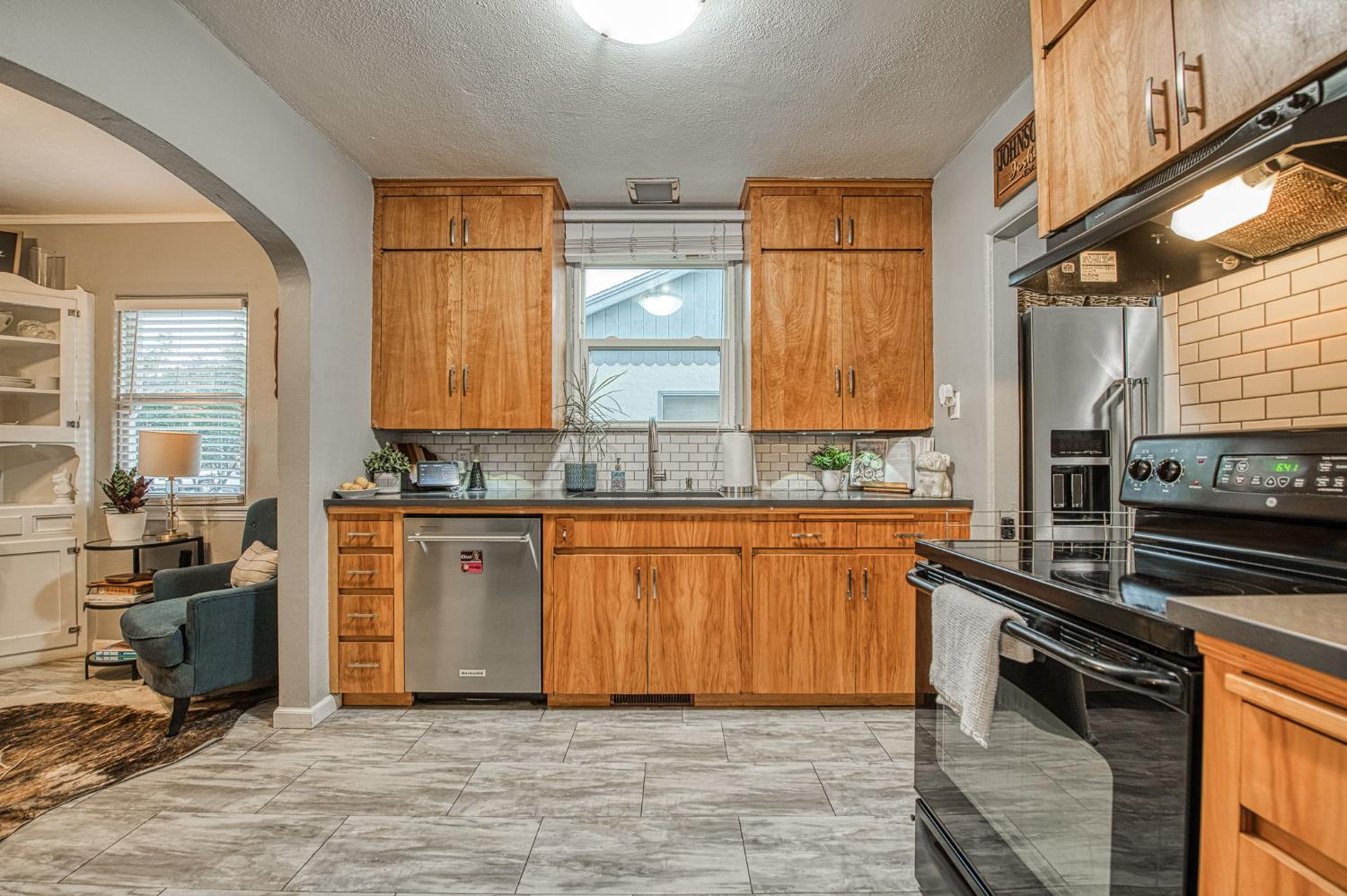 1451 N Harrison Ave, Fresno, CA 93728