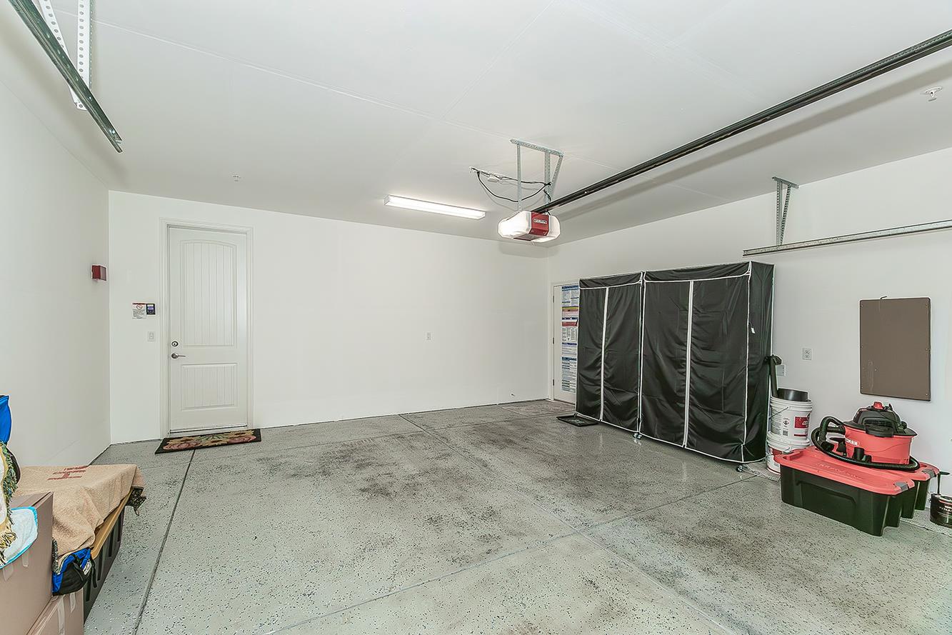 1363 E Via Prato Dr, Fresno, CA 93730