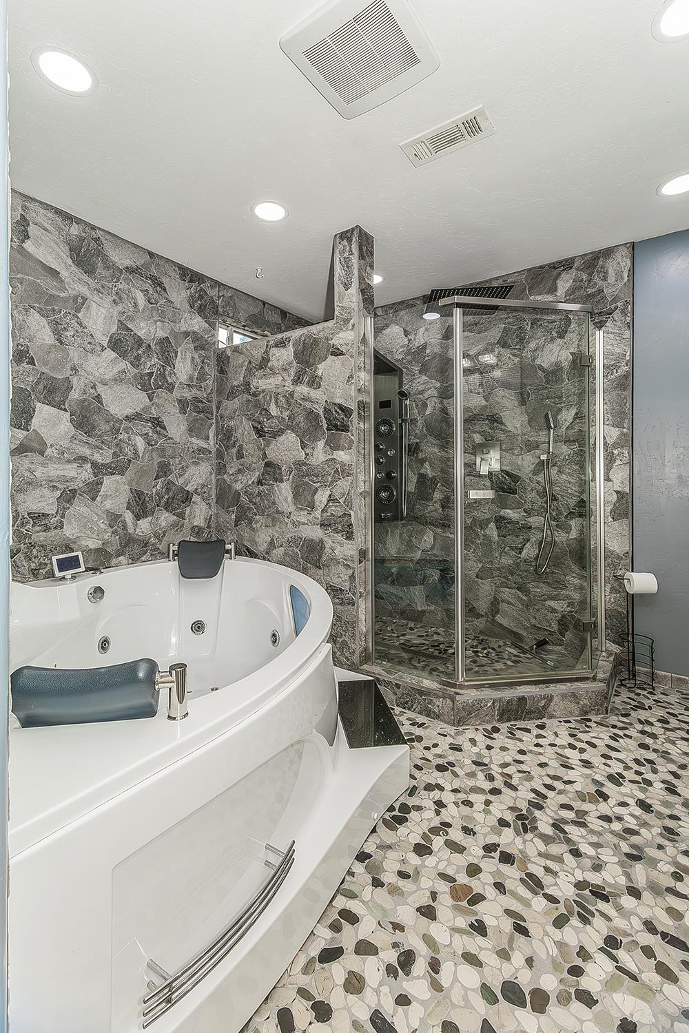 5908 W Fremont Ave, Fresno, CA 93722
