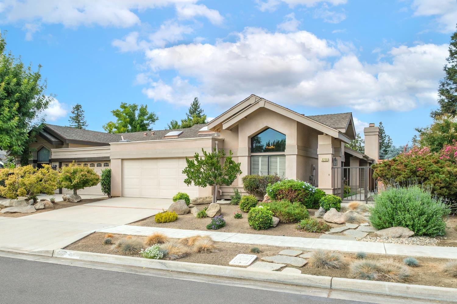 3250 W Spruce Ave, Fresno, CA 93711