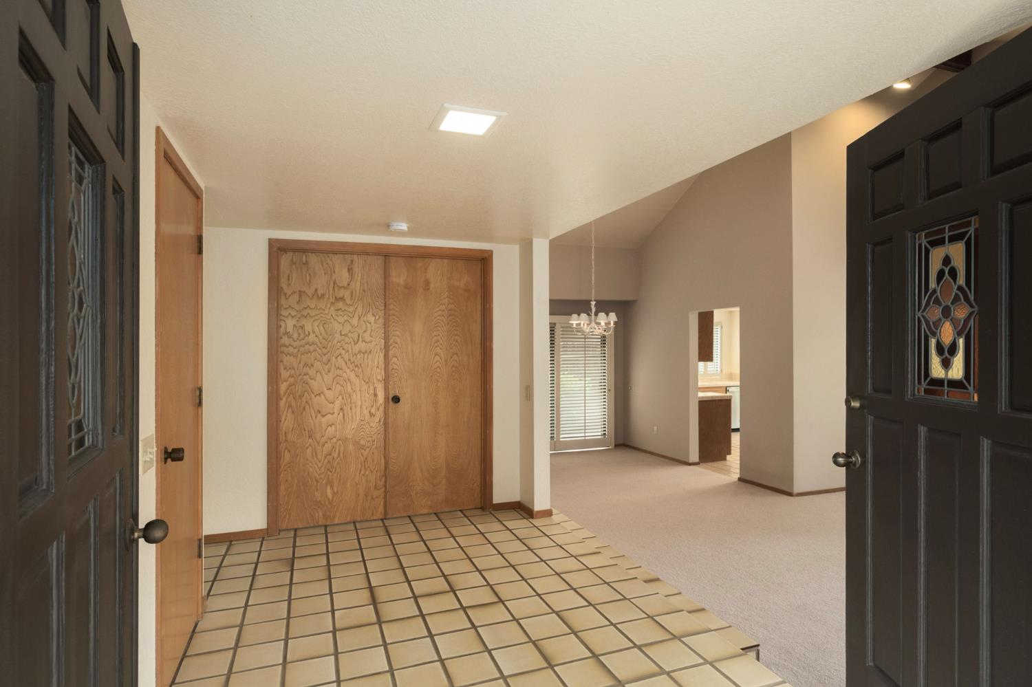 3250 W Spruce Ave, Fresno, CA 93711