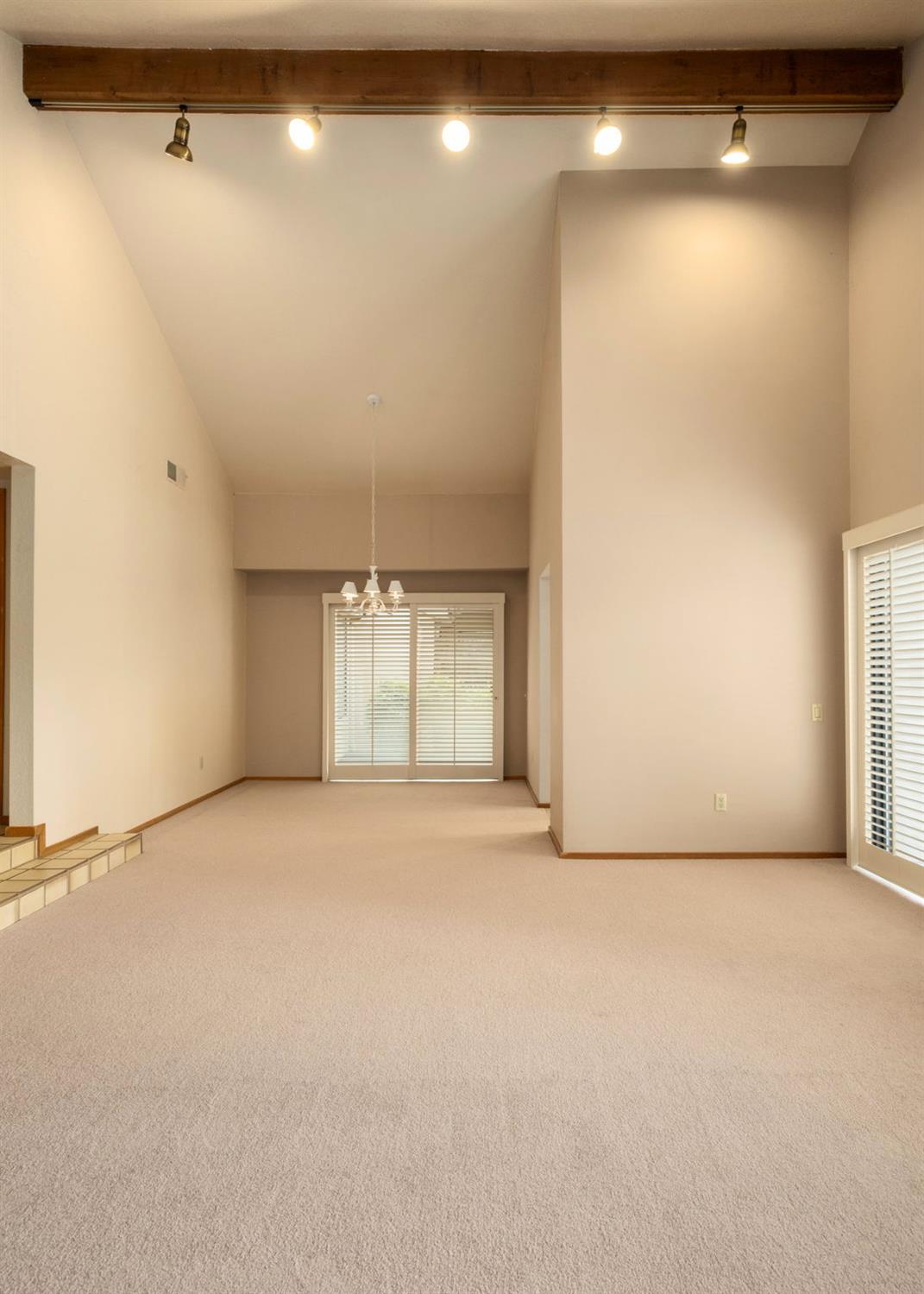 3250 W Spruce Ave, Fresno, CA 93711