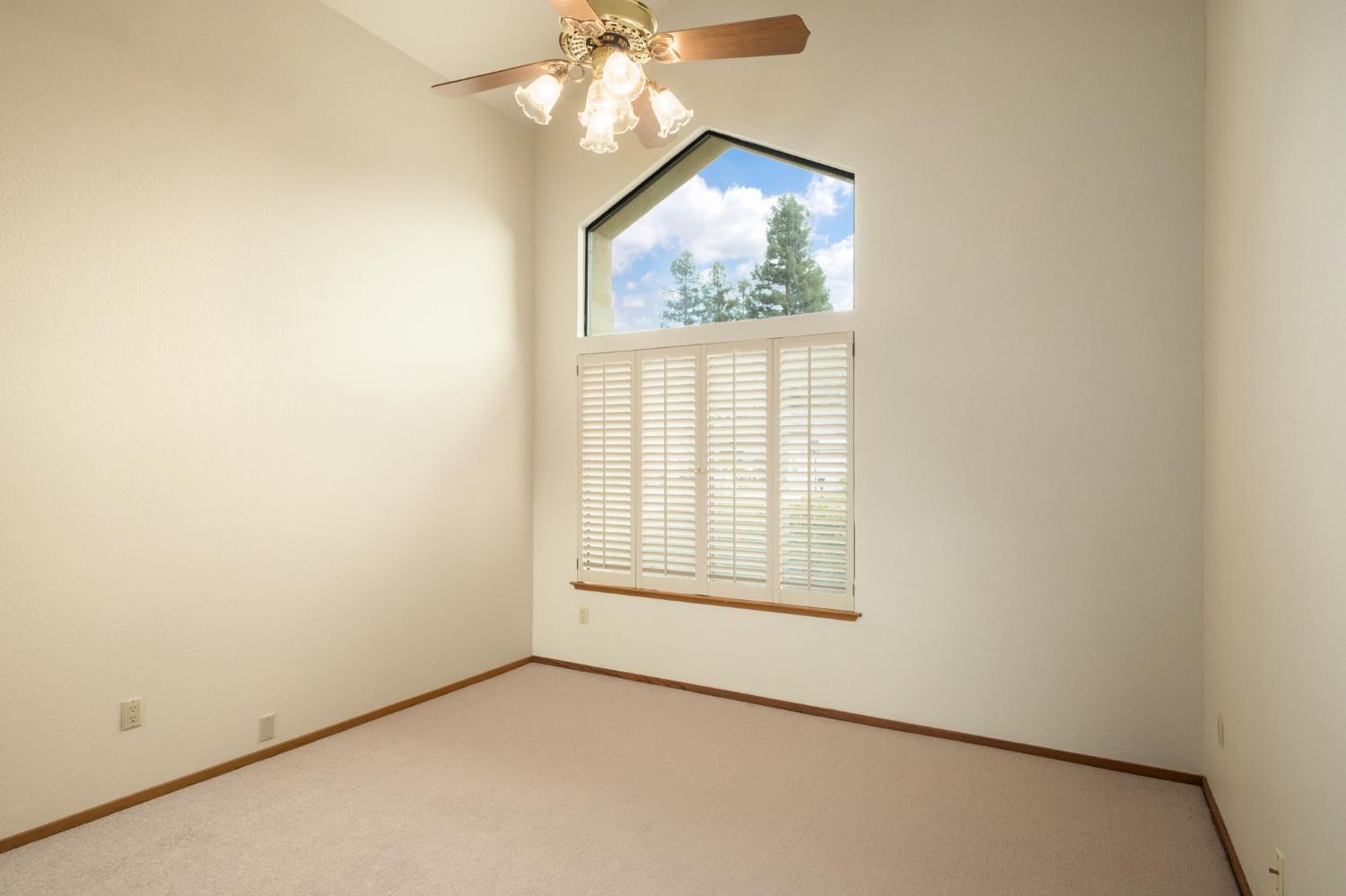 3250 W Spruce Ave, Fresno, CA 93711