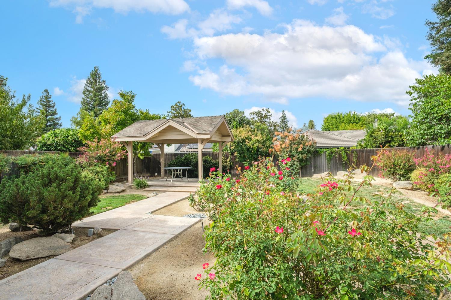 3250 W Spruce Ave, Fresno, CA 93711