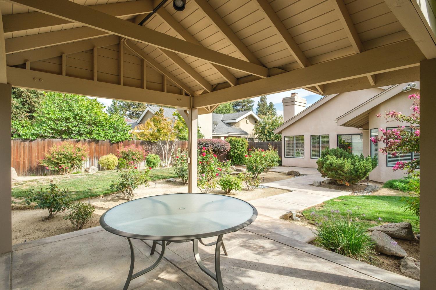 3250 W Spruce Ave, Fresno, CA 93711