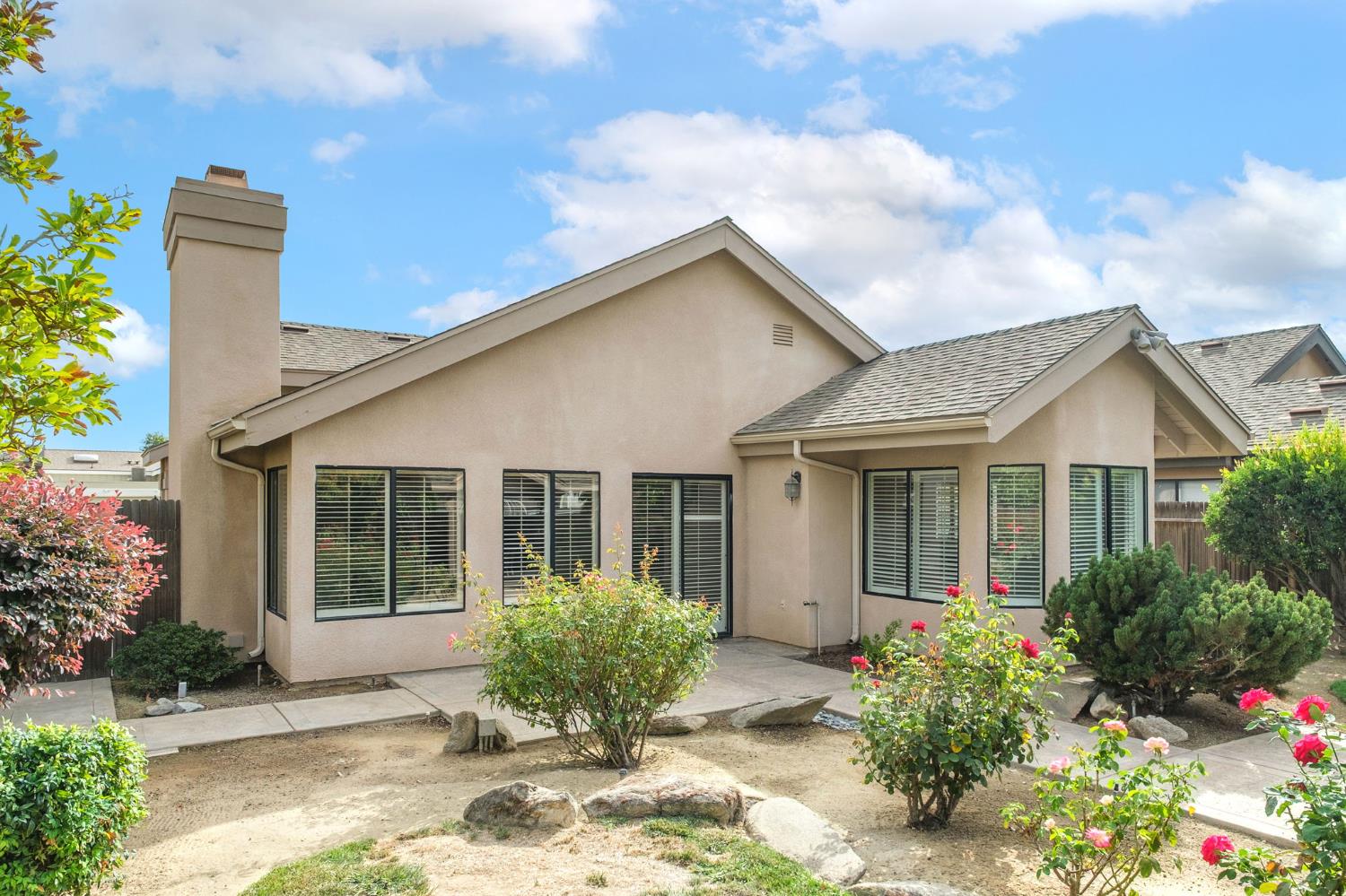 3250 W Spruce Ave, Fresno, CA 93711