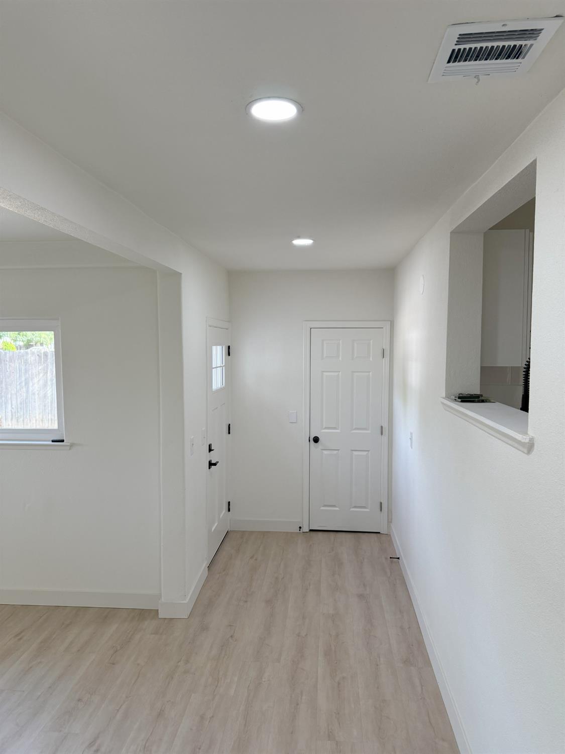 4261 N Holt Ave, Fresno, CA 93705