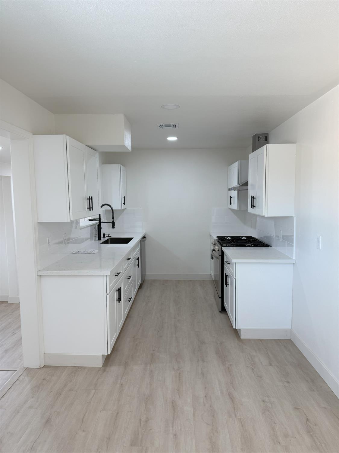 4261 N Holt Ave, Fresno, CA 93705