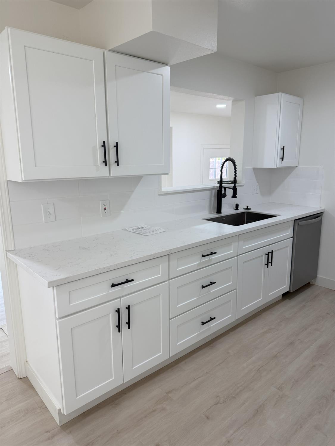 4261 N Holt Ave, Fresno, CA 93705