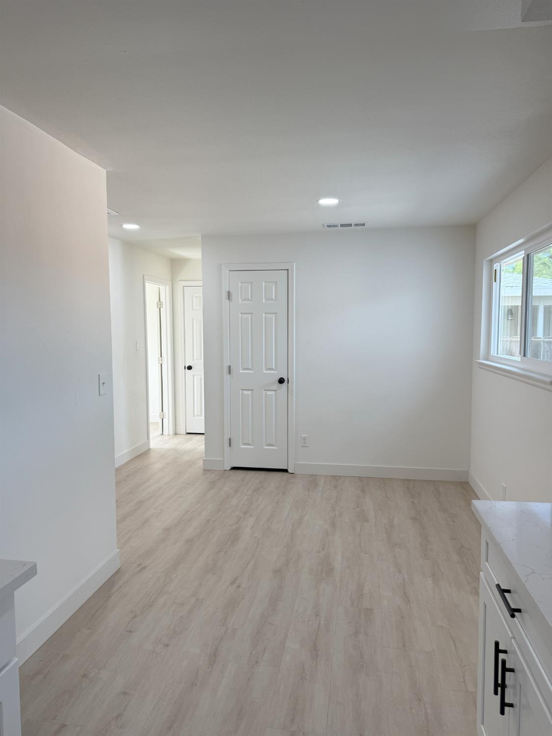 4261 N Holt Ave, Fresno, CA 93705