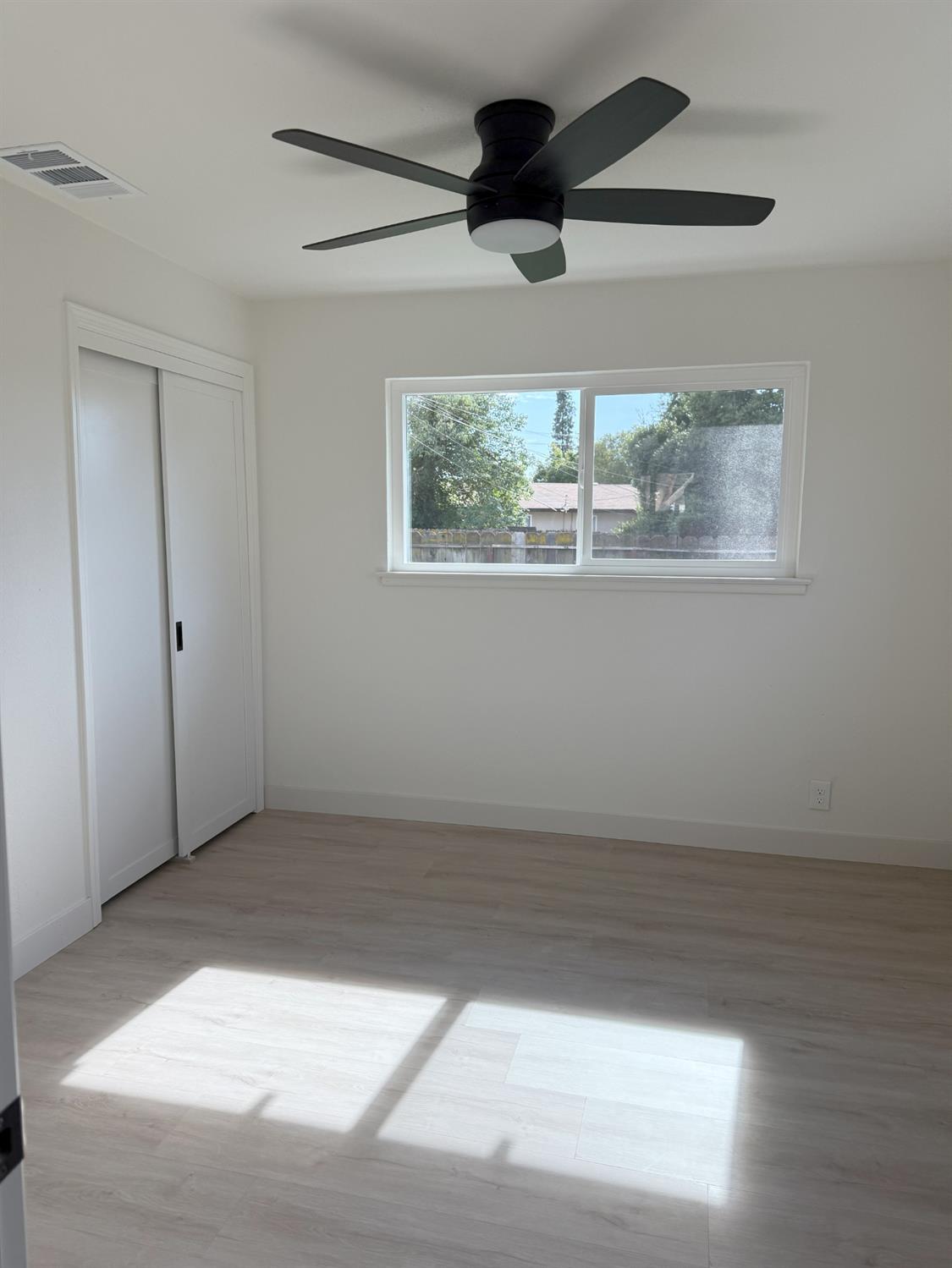 4261 N Holt Ave, Fresno, CA 93705