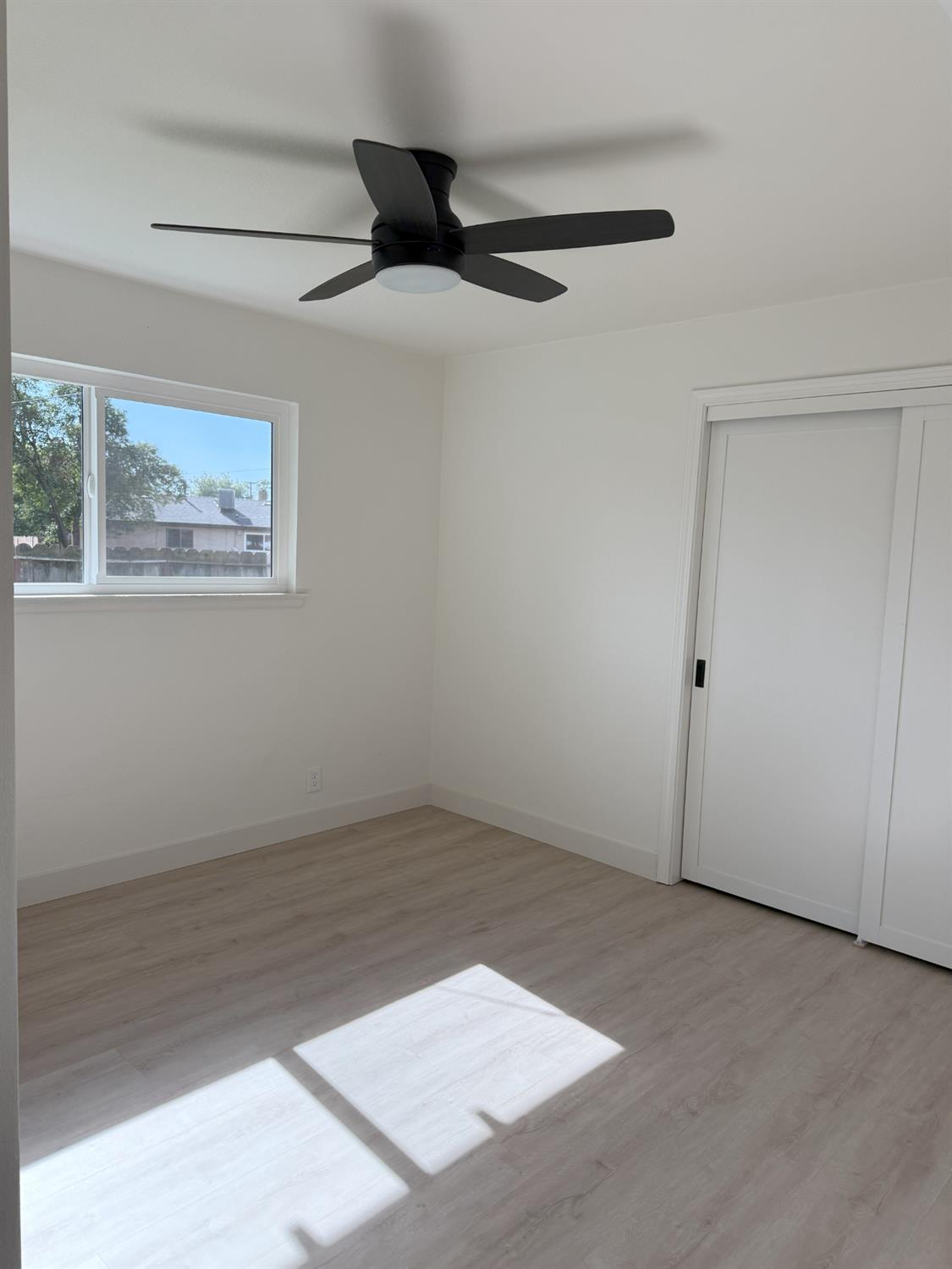 4261 N Holt Ave, Fresno, CA 93705
