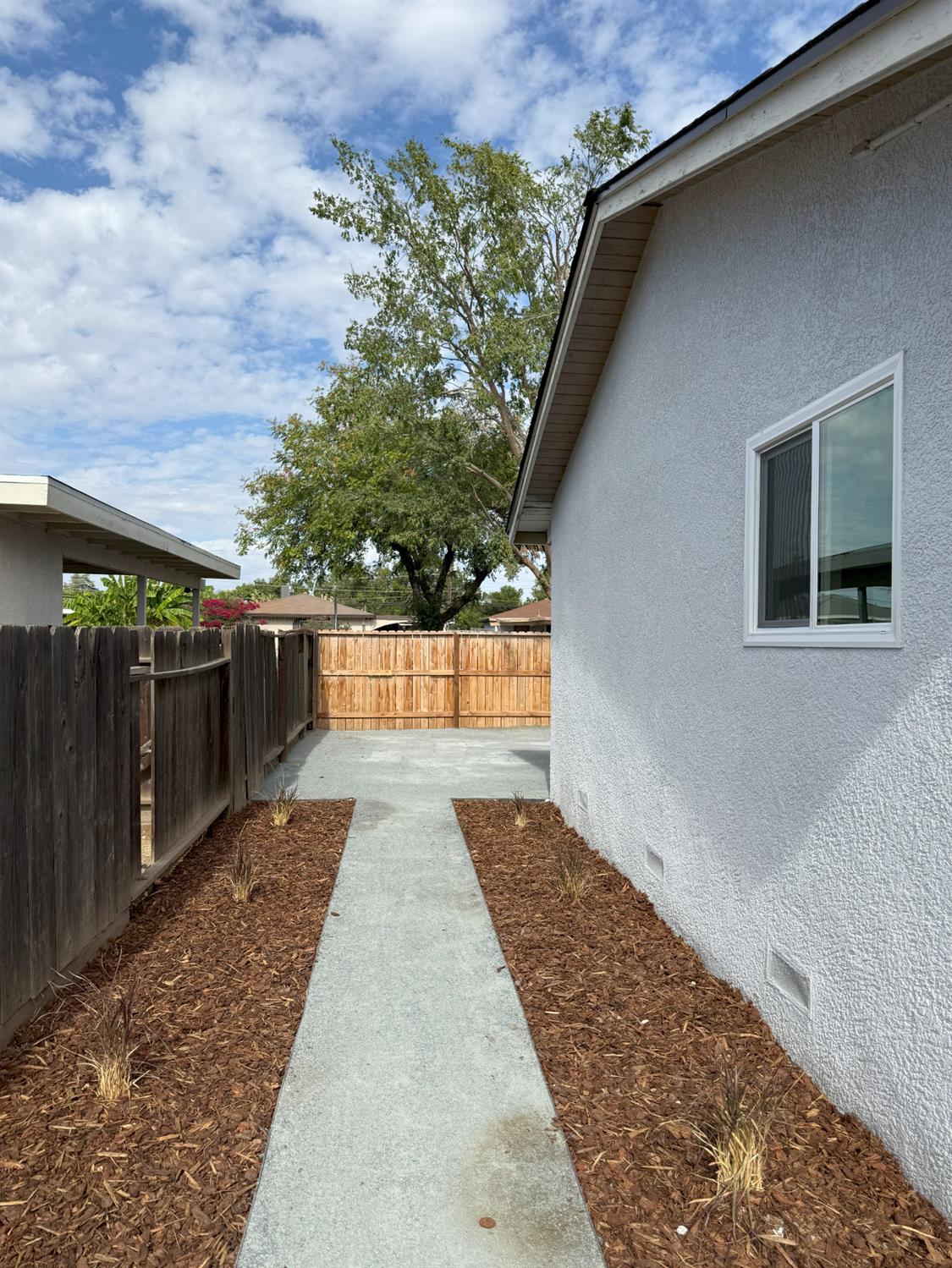 4261 N Holt Ave, Fresno, CA 93705