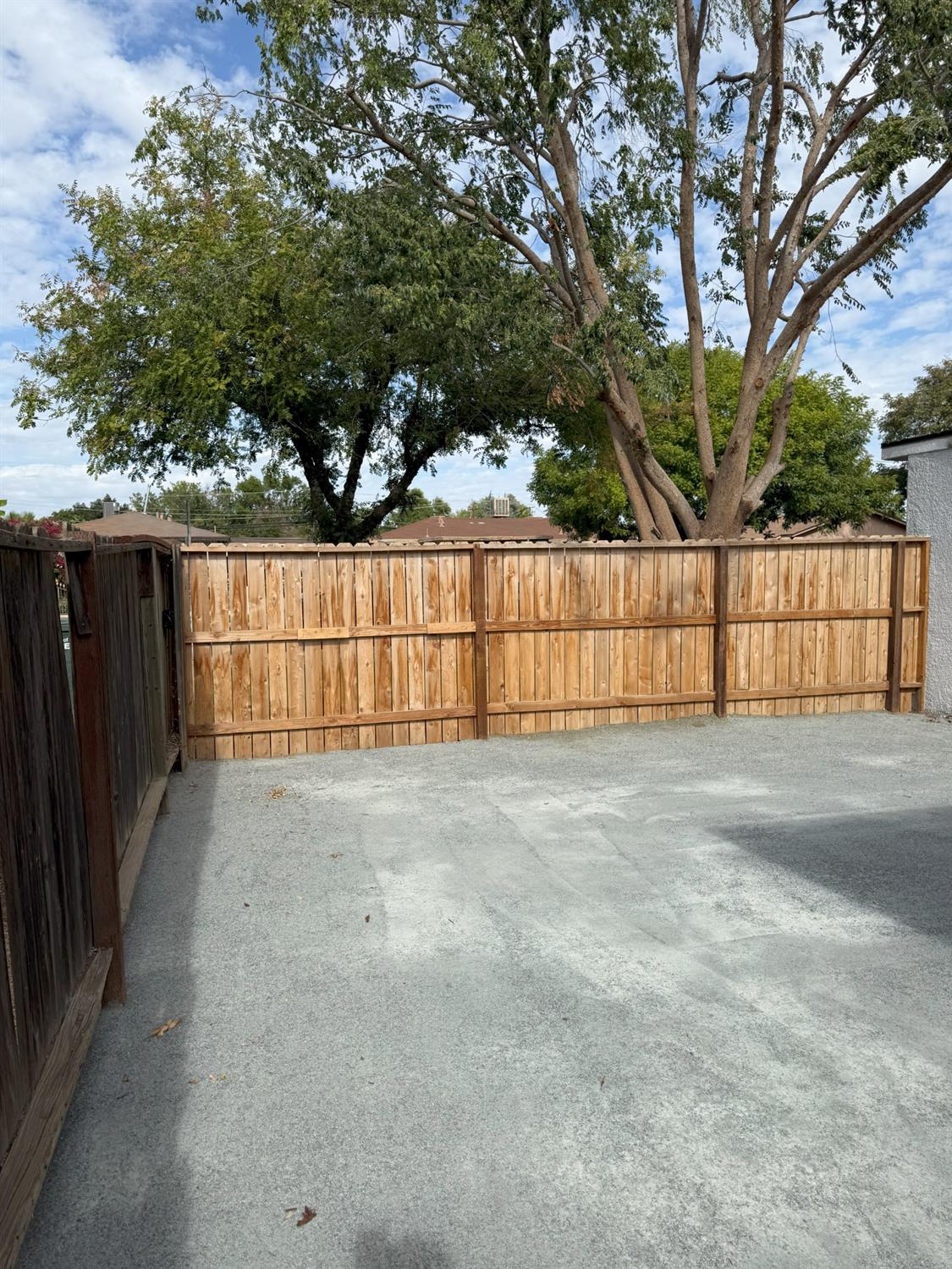 4261 N Holt Ave, Fresno, CA 93705