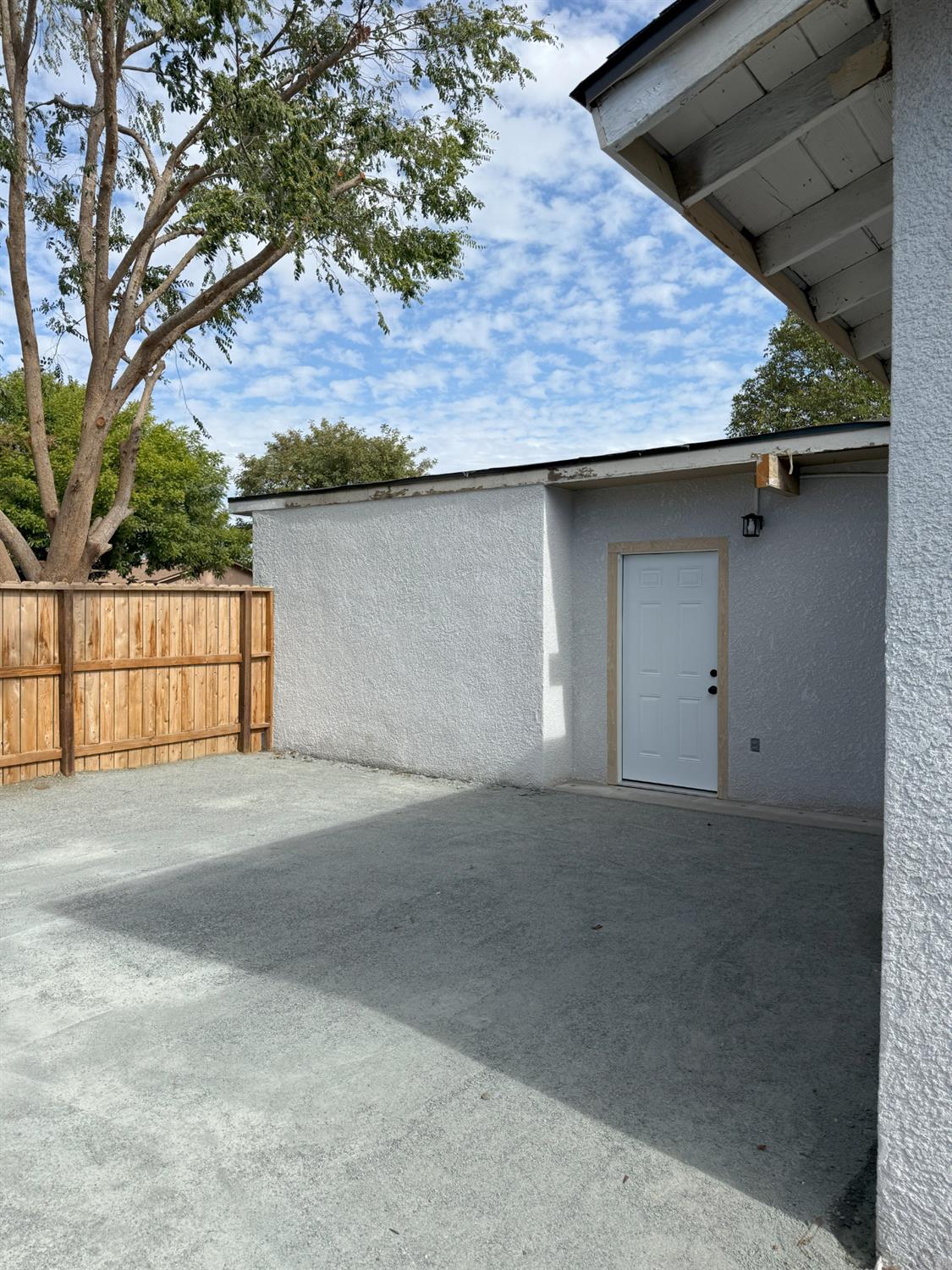 4261 N Holt Ave, Fresno, CA 93705