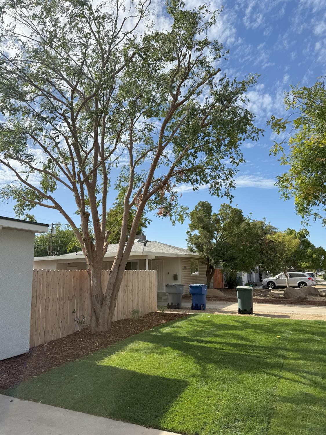 4261 N Holt Ave, Fresno, CA 93705