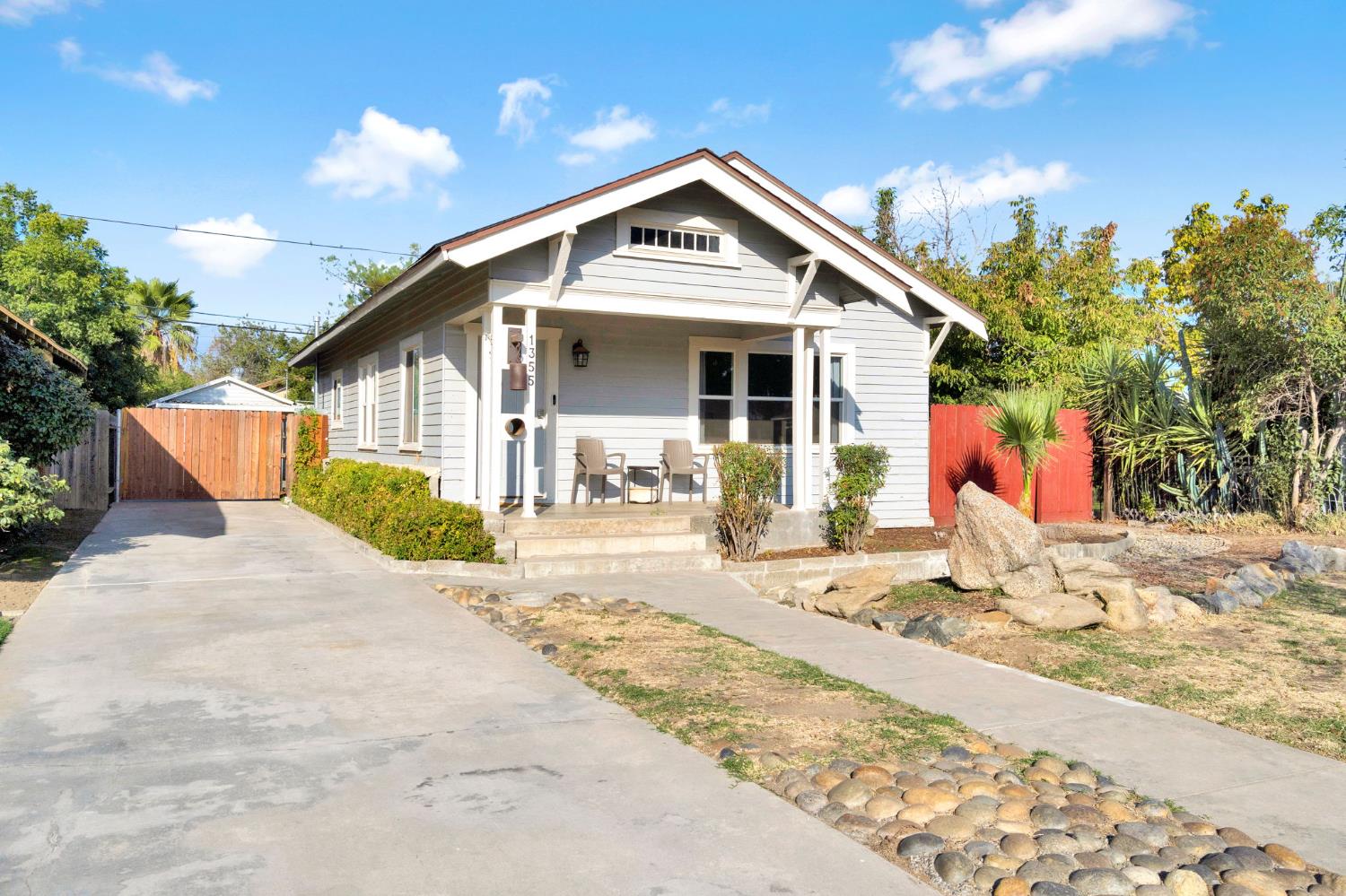 1355 N Roosevelt Ave, Fresno, CA 93728