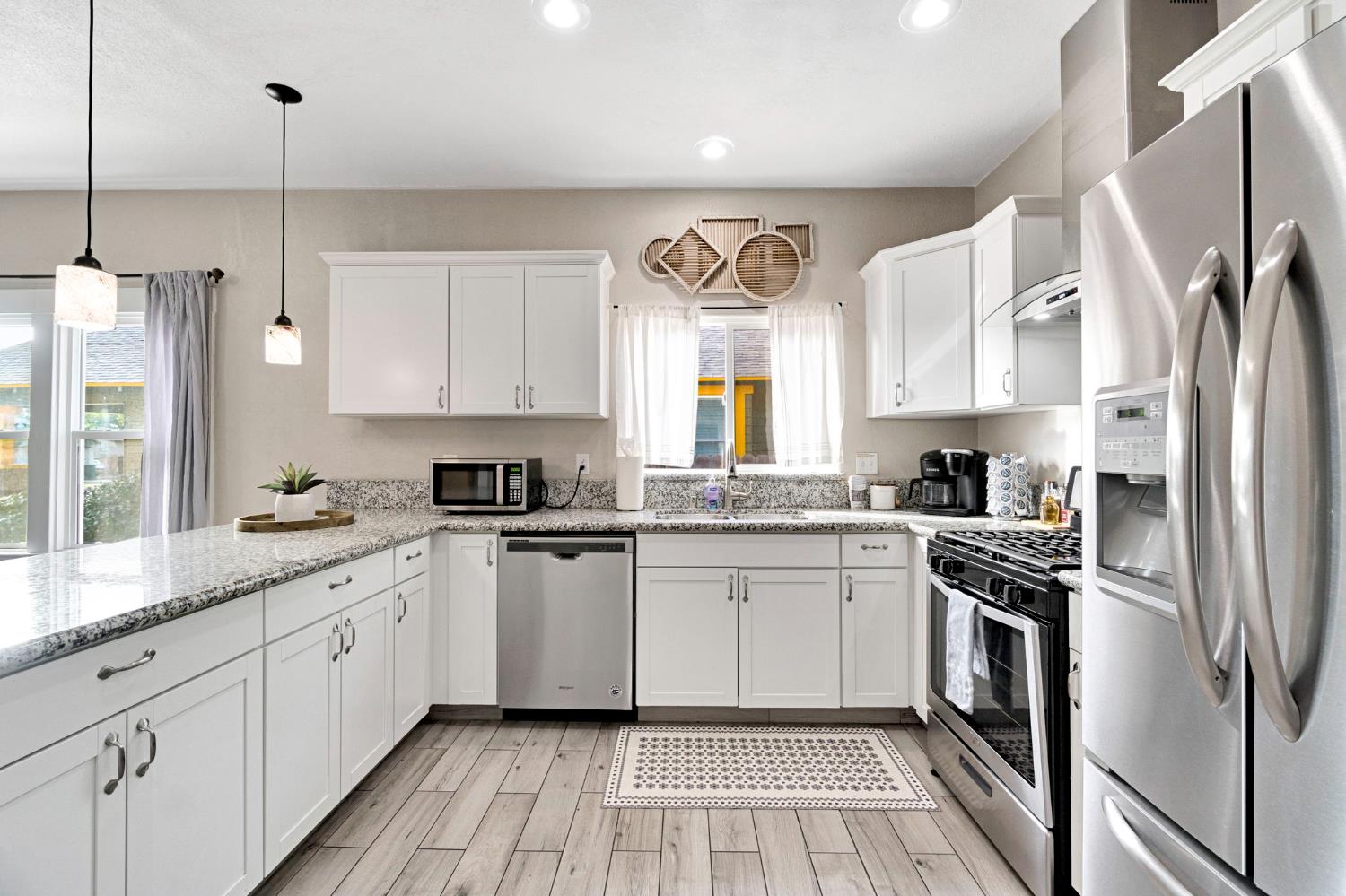 1355 N Roosevelt Ave, Fresno, CA 93728