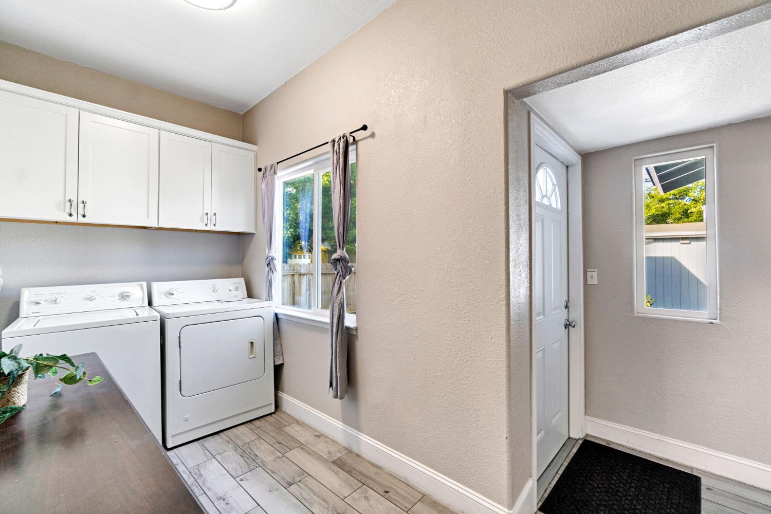 1355 N Roosevelt Ave, Fresno, CA 93728