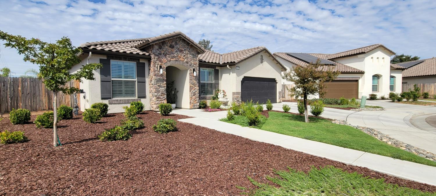 6080 E Platt Ave, Fresno, CA 93727