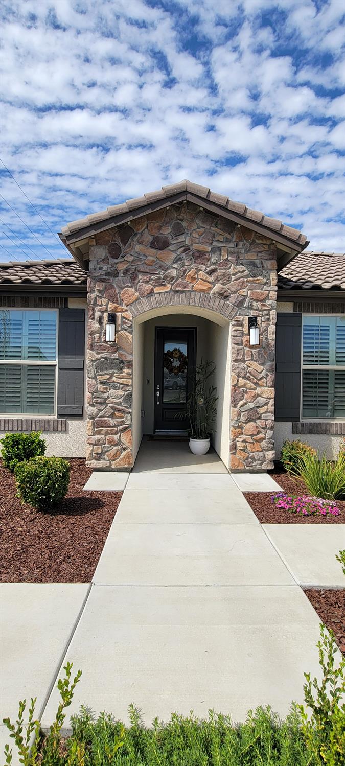 6080 E Platt Ave, Fresno, CA 93727