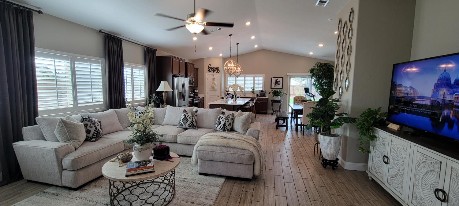 6080 E Platt Ave, Fresno, CA 93727