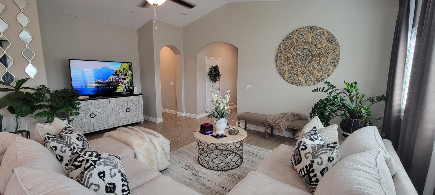 6080 E Platt Ave, Fresno, CA 93727