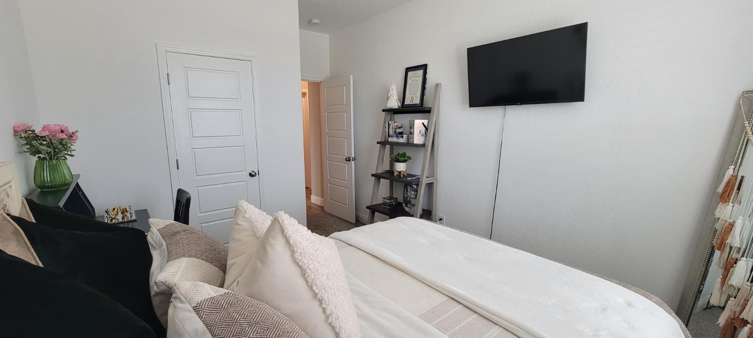 6080 E Platt Ave, Fresno, CA 93727
