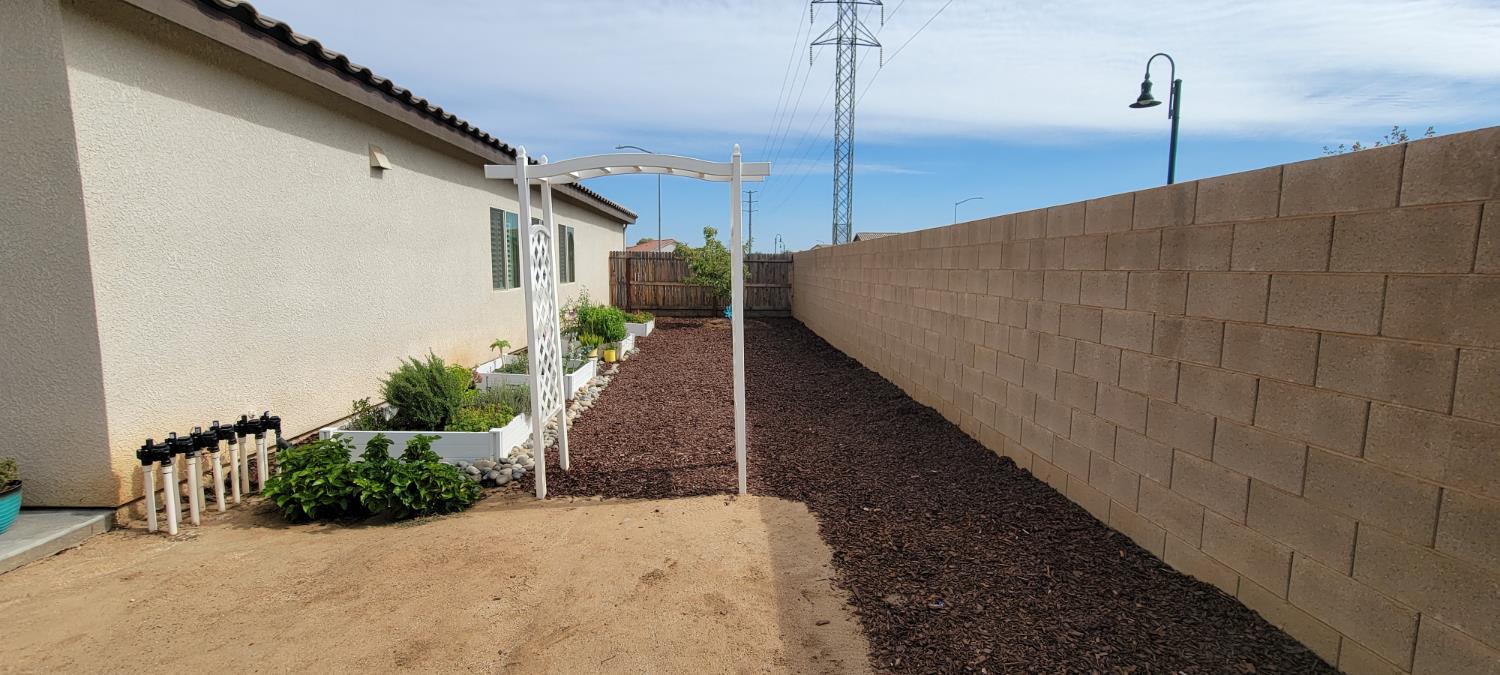 6080 E Platt Ave, Fresno, CA 93727
