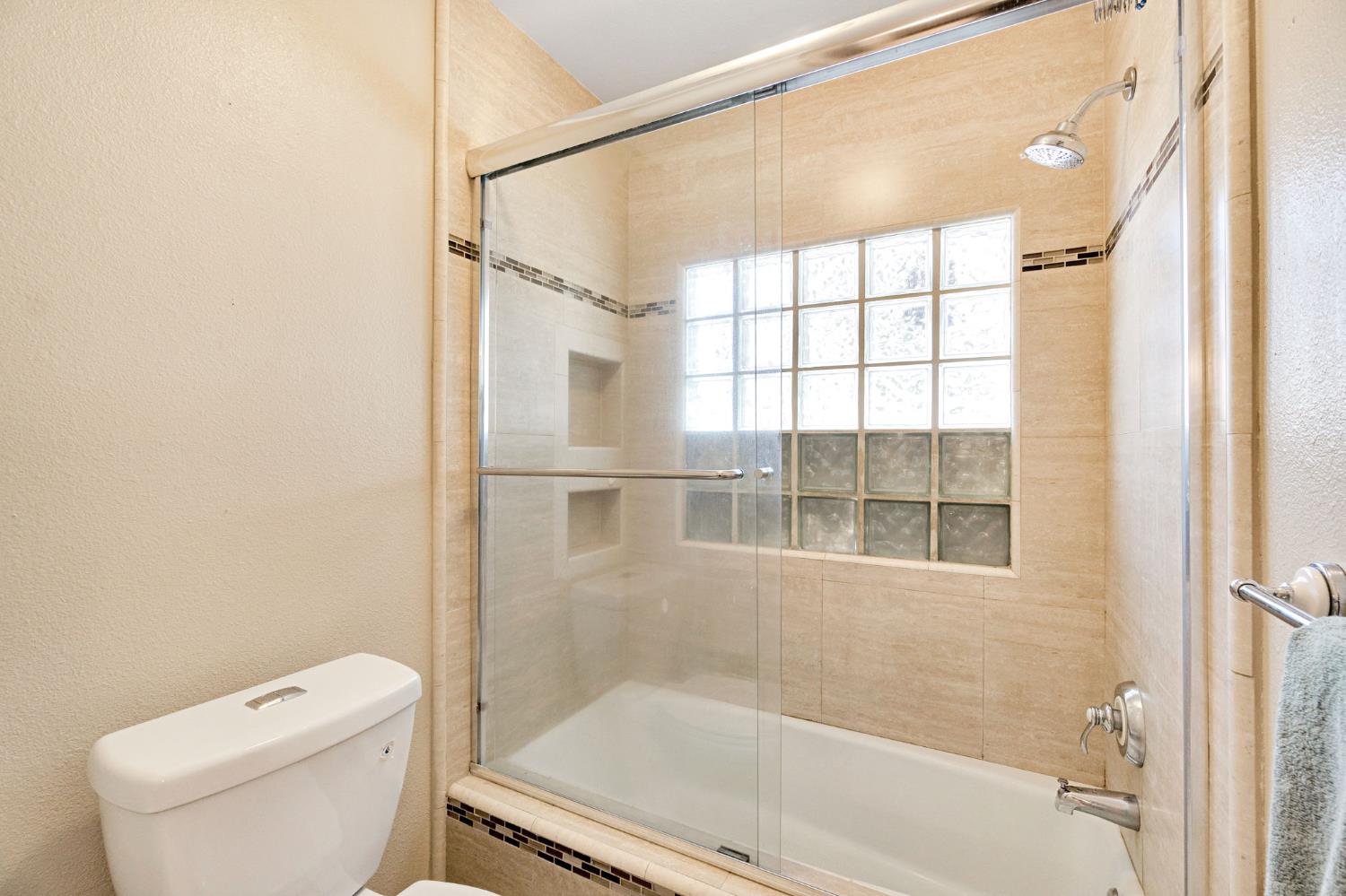 6733 N Alva Ave, Fresno, CA 93711