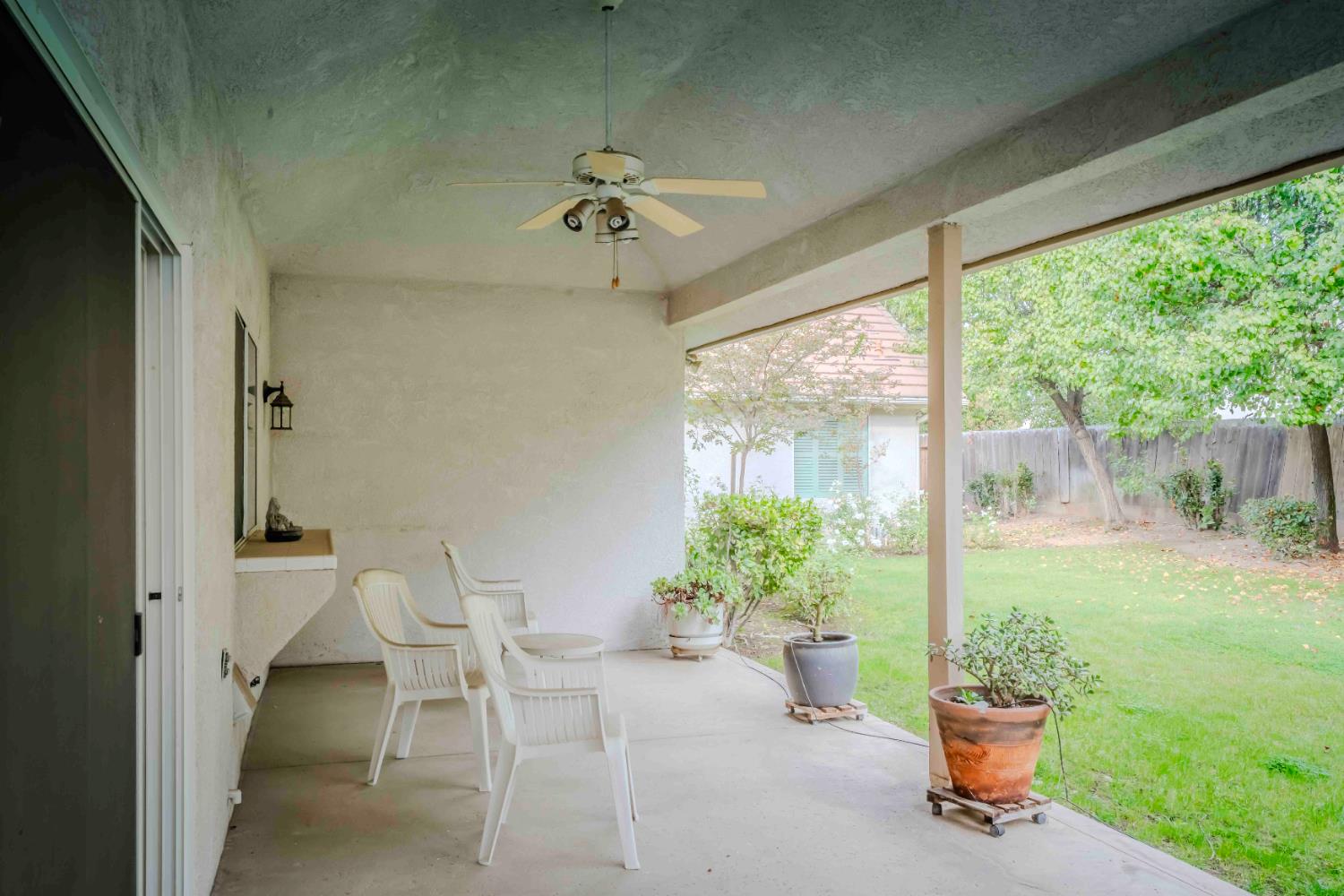 8860 N 10Th St, Fresno, CA 93720