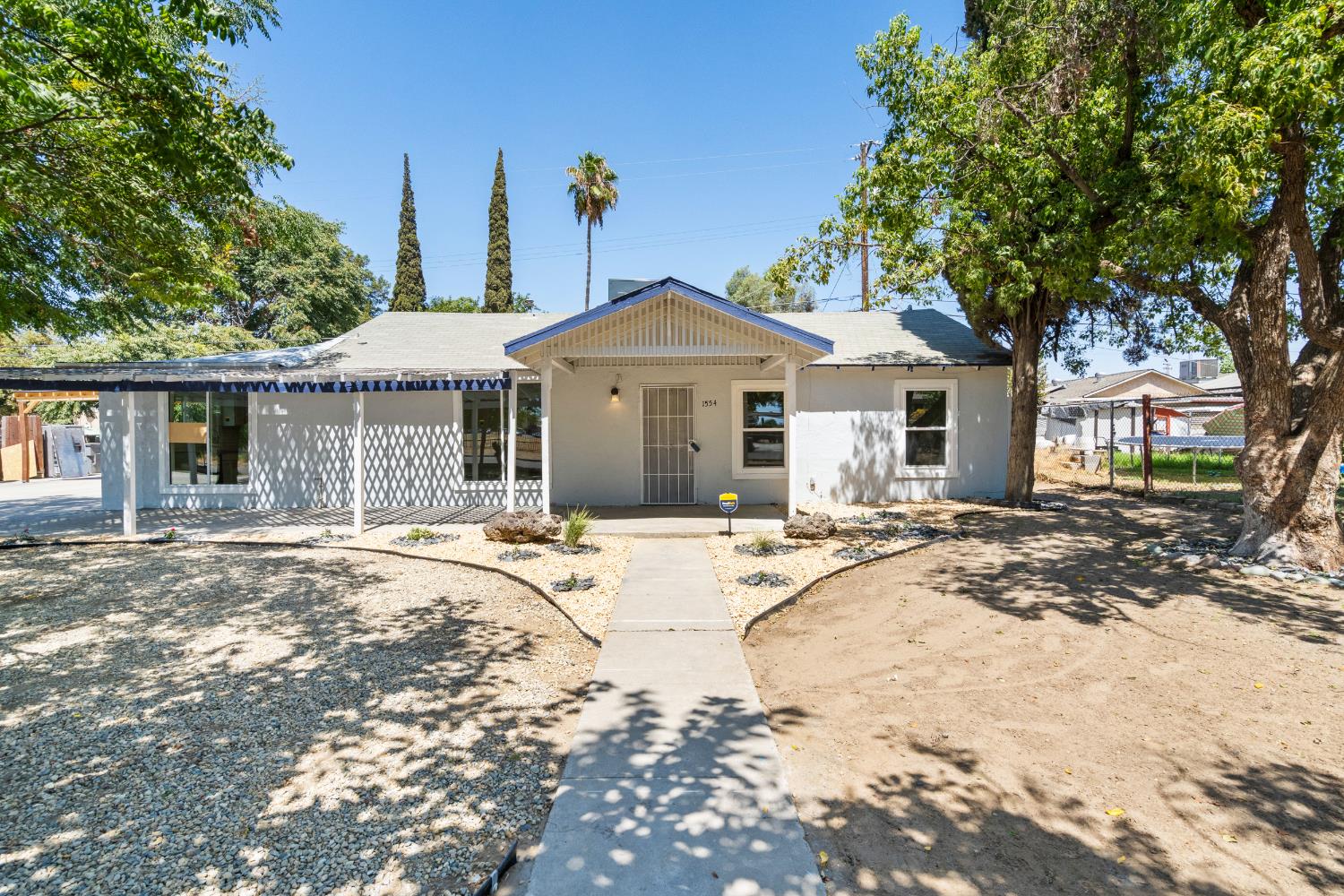 1554 W Thomas Ave, Fresno, CA 93728