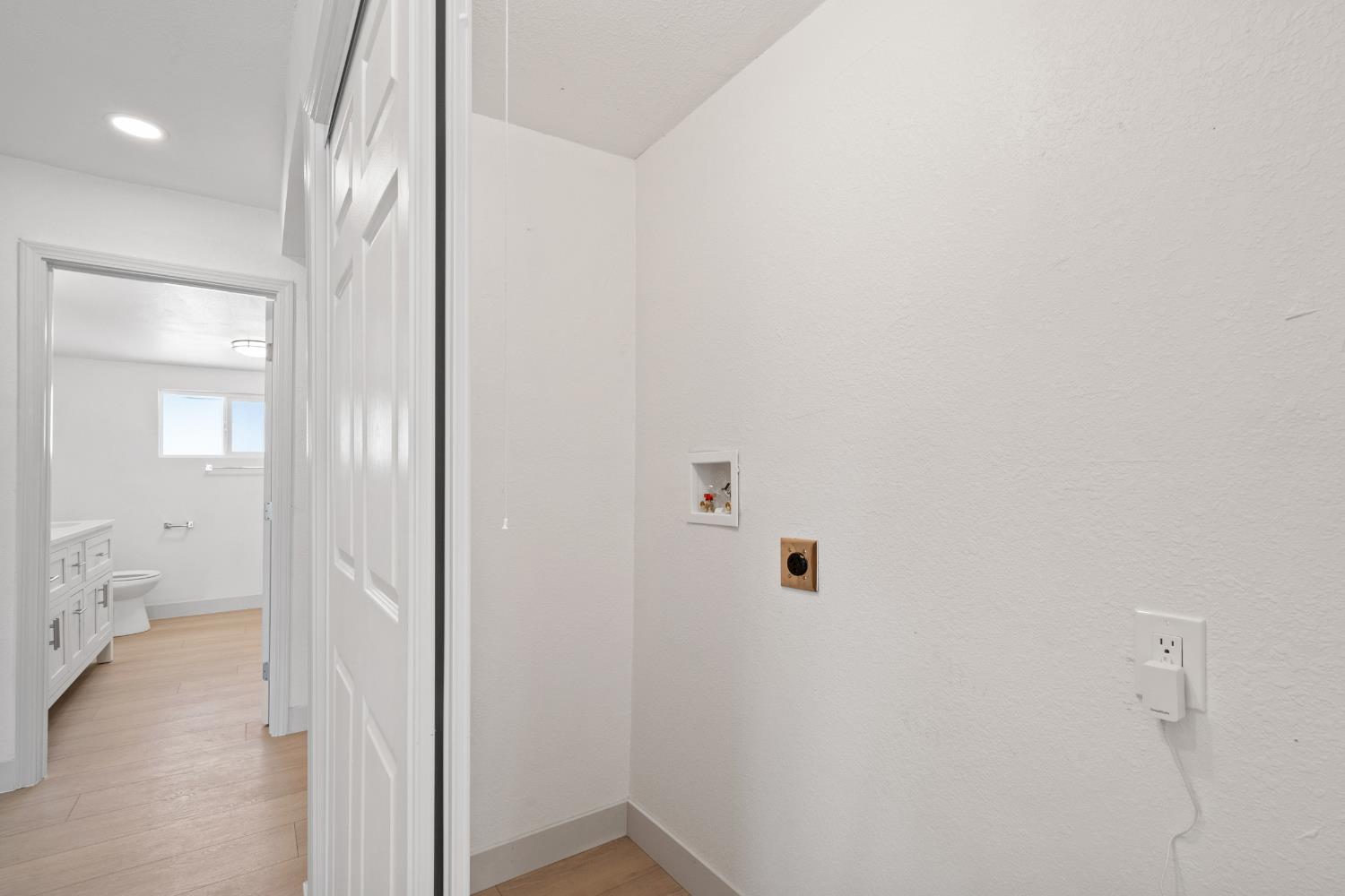 1554 W Thomas Ave, Fresno, CA 93728