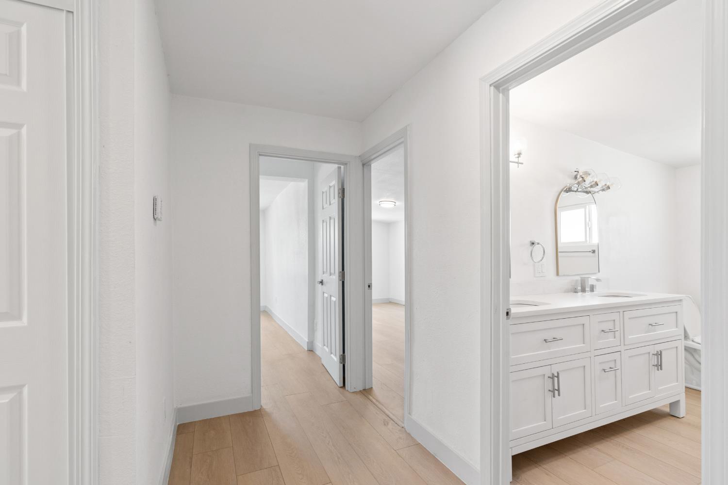 1554 W Thomas Ave, Fresno, CA 93728