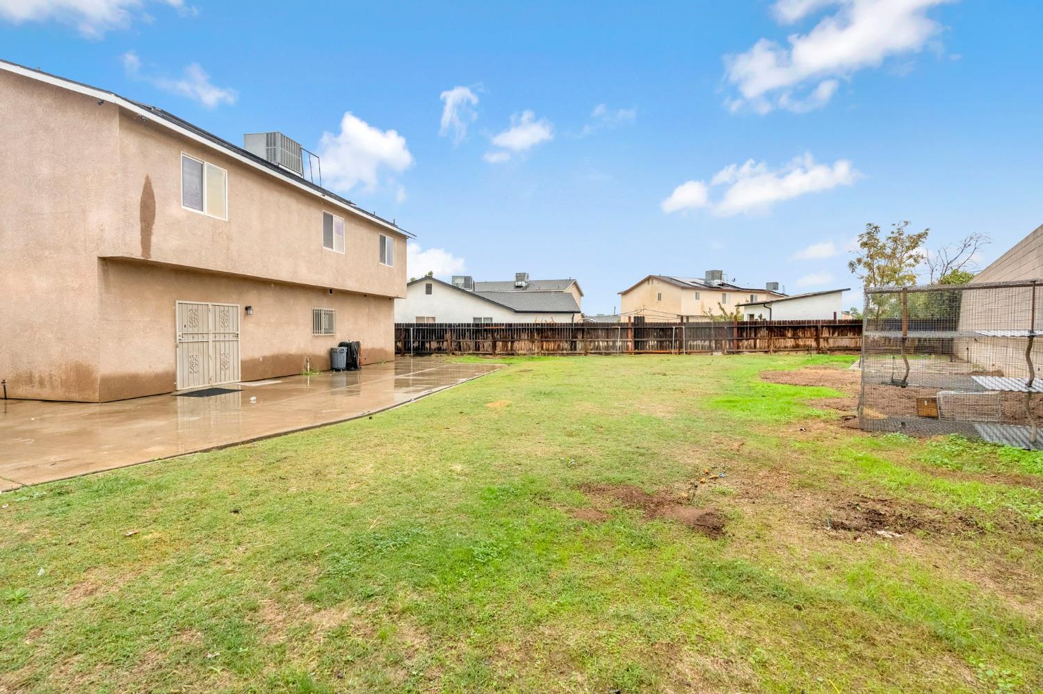 2061 S 7Th St, Fresno, CA 93702