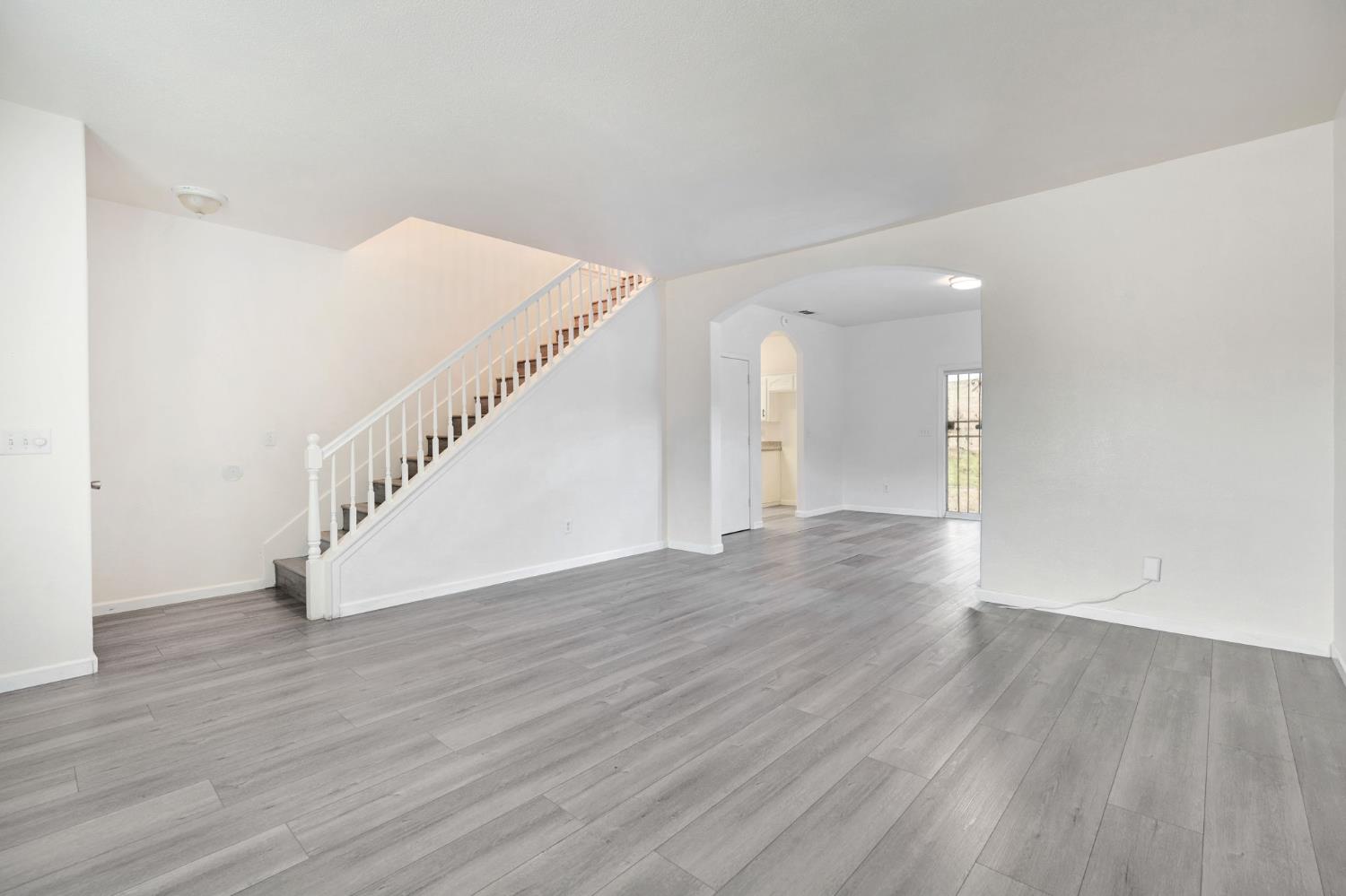 2061 S 7Th St, Fresno, CA 93702