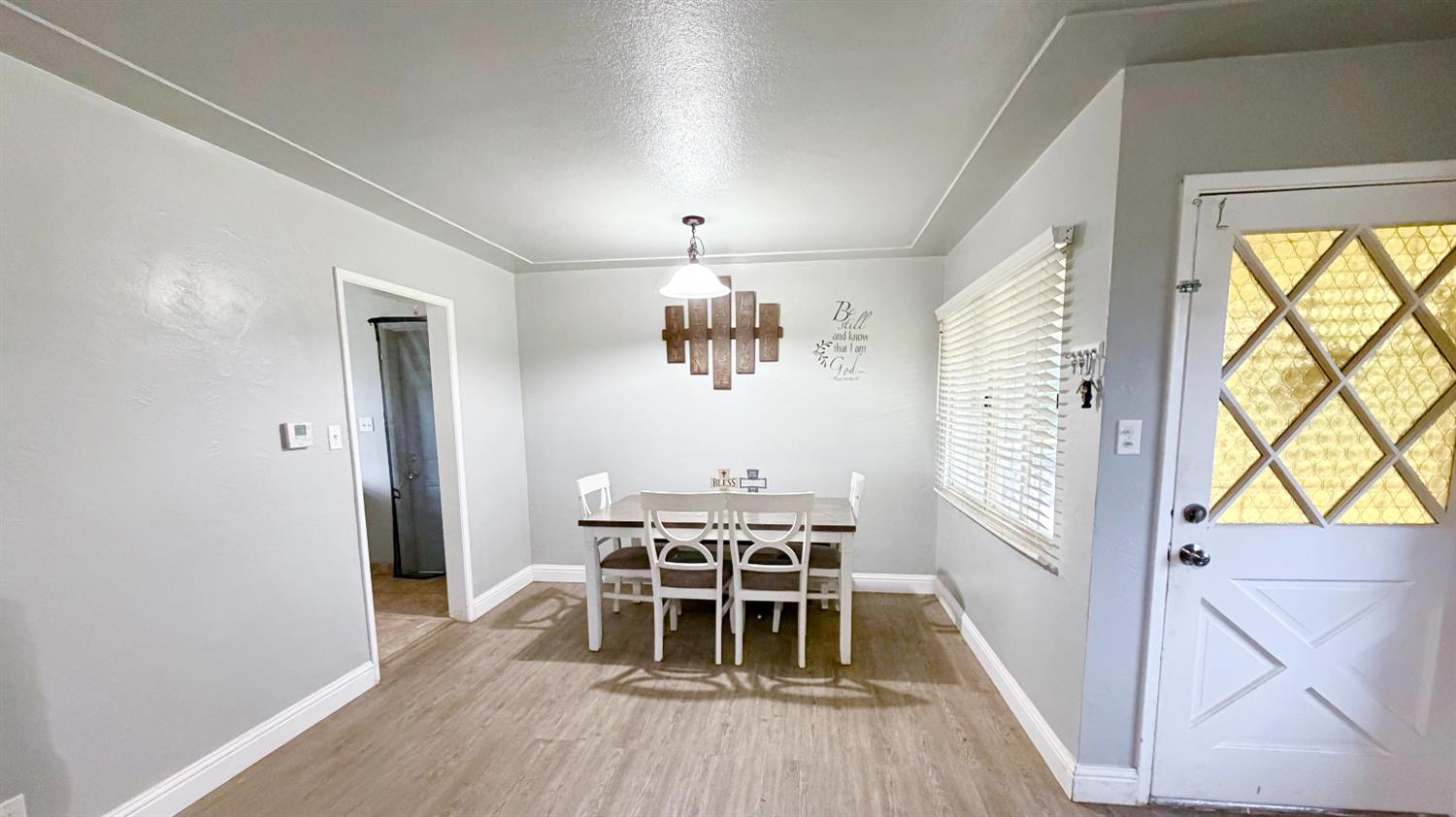 1328 Loftus Ln, Fresno, CA 93710