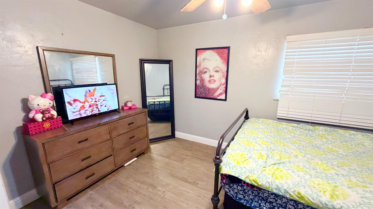 1328 Loftus Ln, Fresno, CA 93710